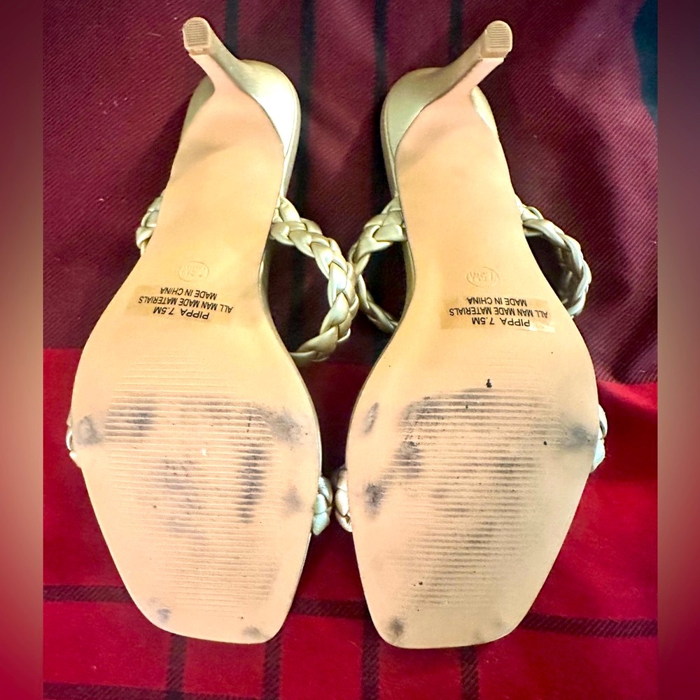 Cushionaire Women's Elegant Gold Braided Heels - Picture 2 of 4